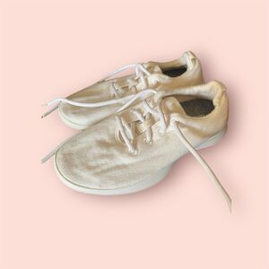 Off White Ivory Allbirds Size 9 (0818 NV1)